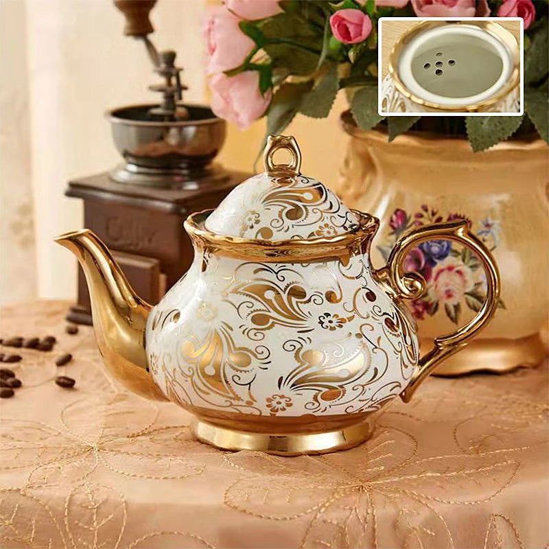 Théière Anglaise en Porcelaine Blanche & Or 900 ml – Arabesques Florales