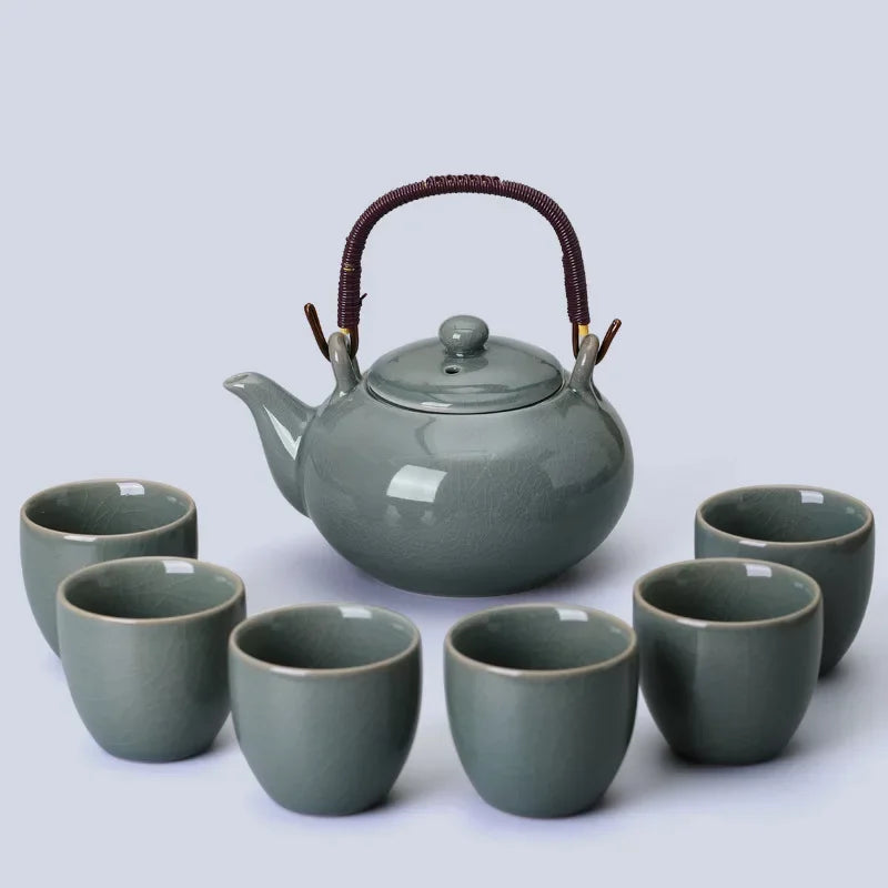Service à thé japonais gris avec théière artisanale